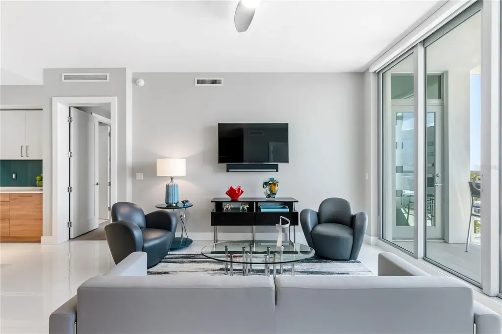 111 S Pineapple Avenue Sarasota FL 34236