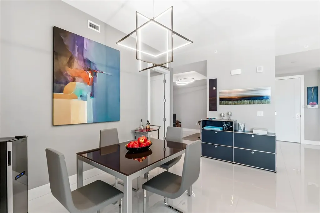 111 S Pineapple Avenue Sarasota FL 34236
