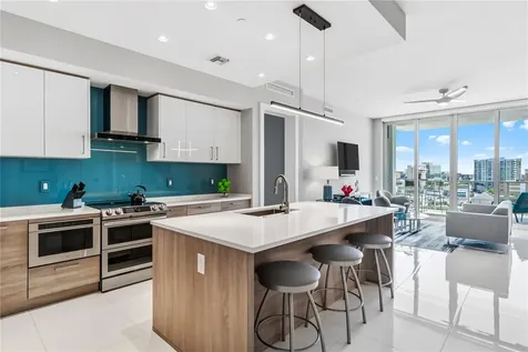 111 S Pineapple Avenue Sarasota FL 34236