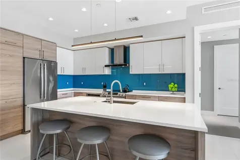 111 S Pineapple Avenue Sarasota FL 34236