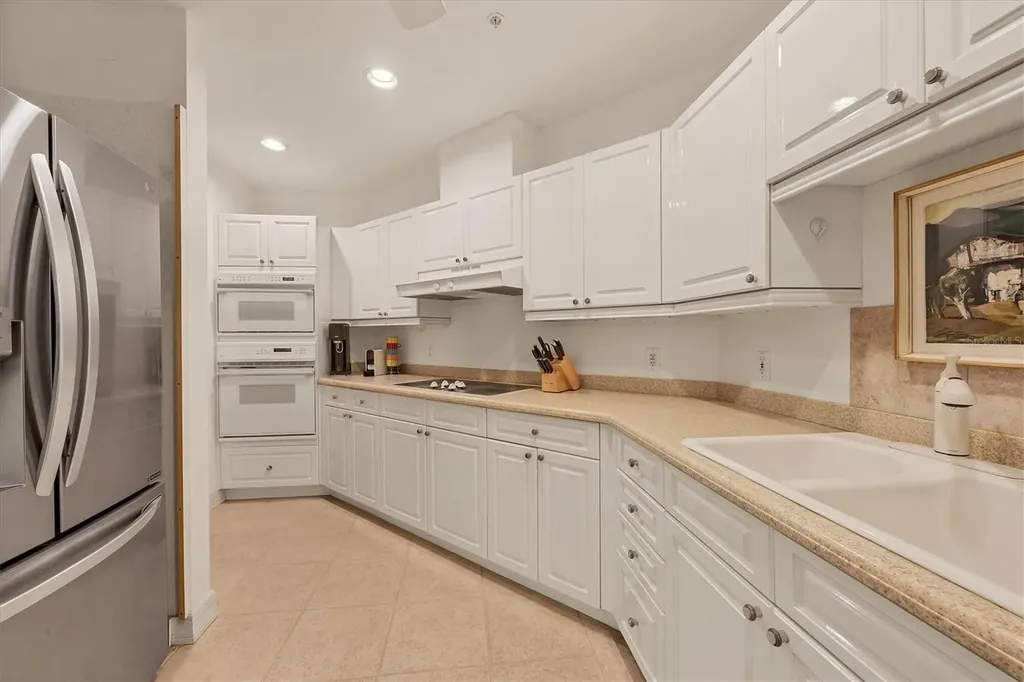 340 S Palm Avenue Sarasota FL 34236