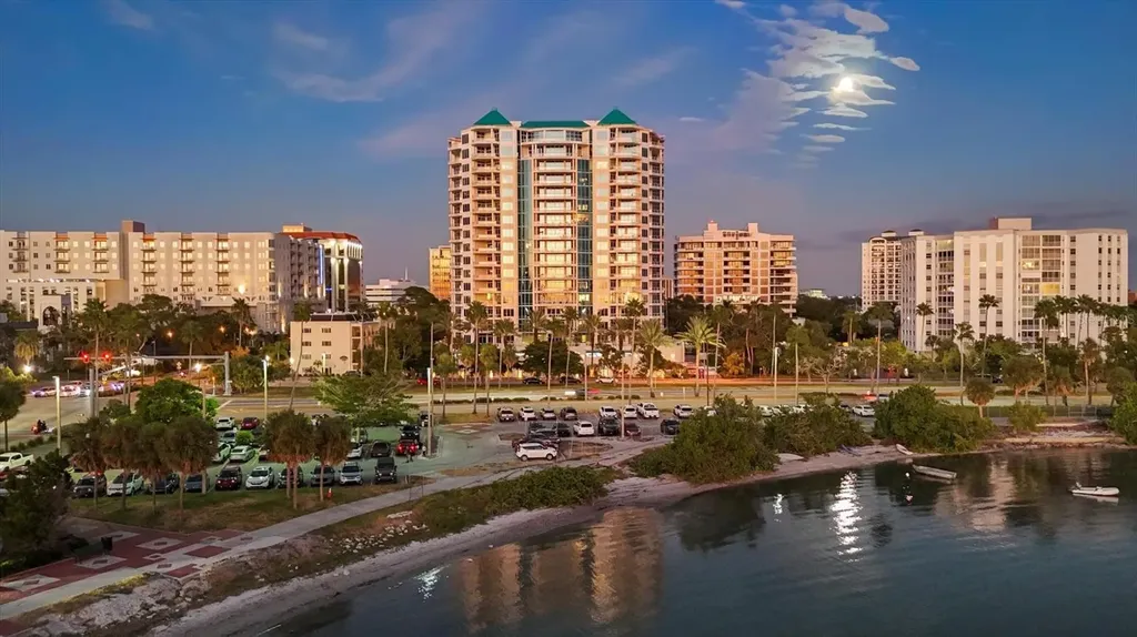 340 S Palm Avenue Sarasota FL 34236
