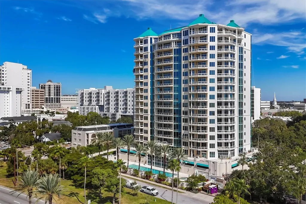 340 S Palm Avenue Sarasota FL 34236