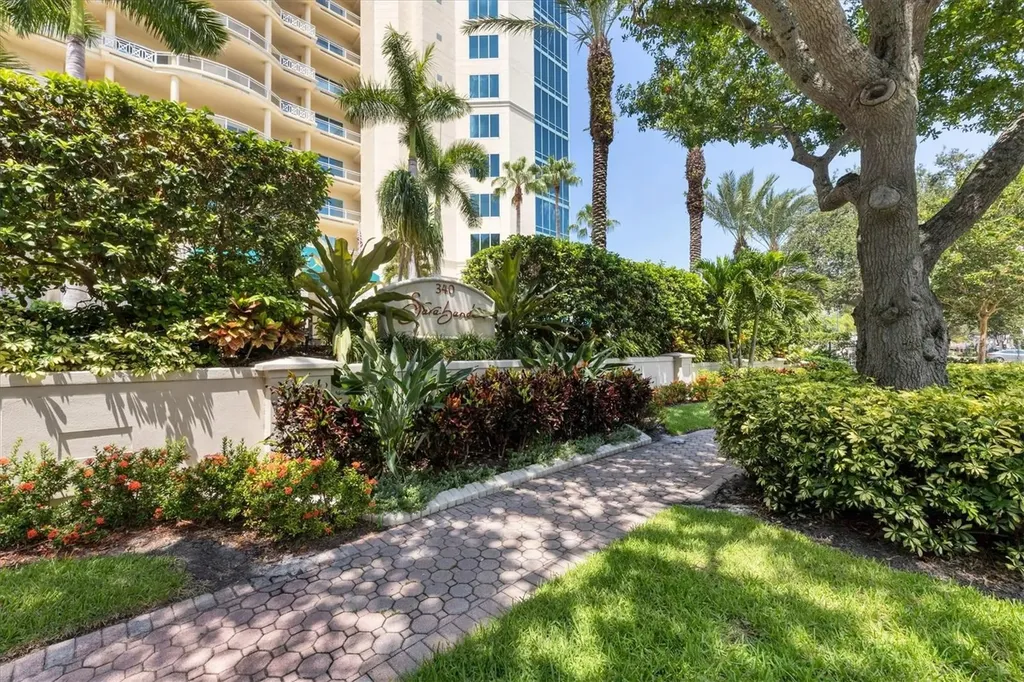 340 S Palm Avenue Sarasota FL 34236