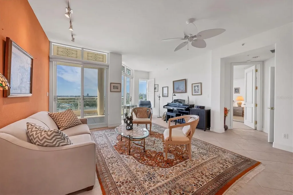 340 S Palm Avenue Sarasota FL 34236