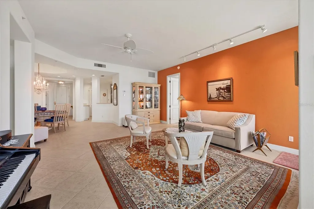 340 S Palm Avenue Sarasota FL 34236