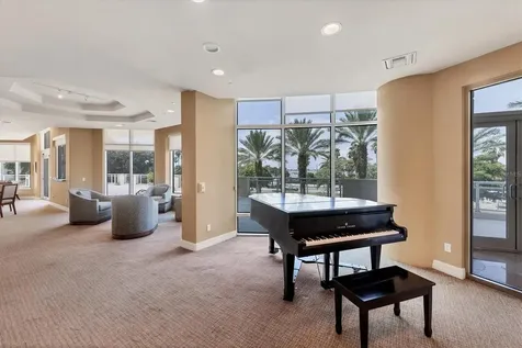 340 S Palm Avenue Sarasota FL 34236