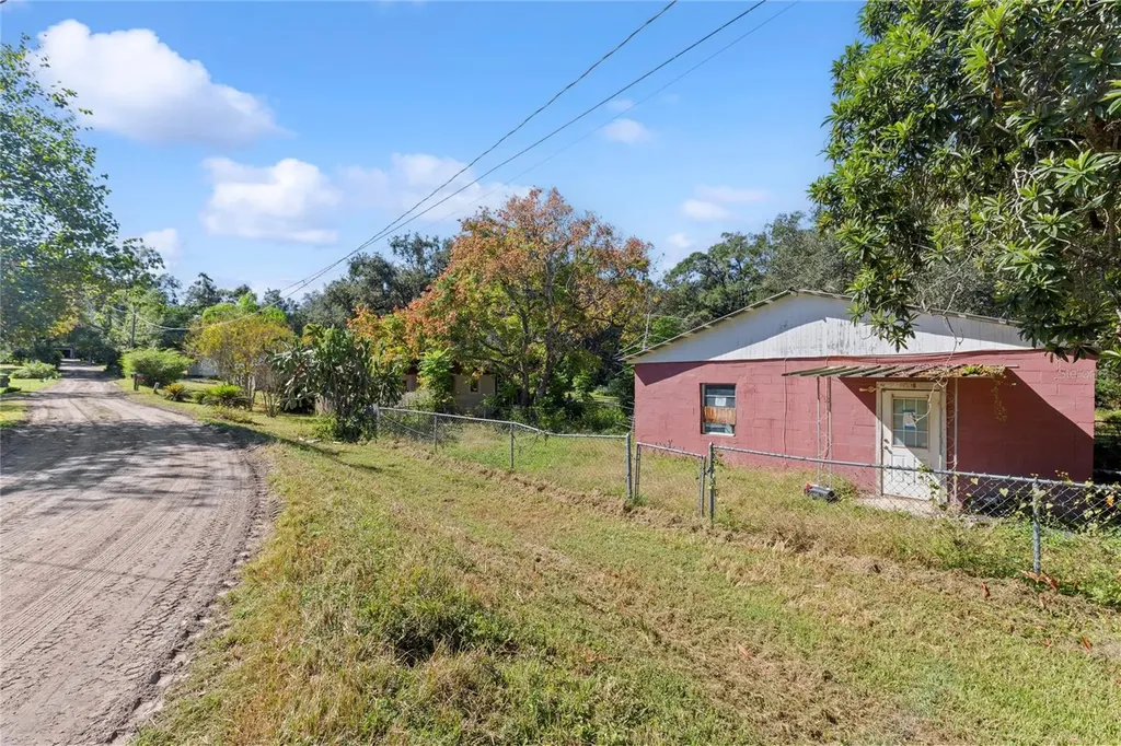 15217 Myrtle Street Dade City FL 33523