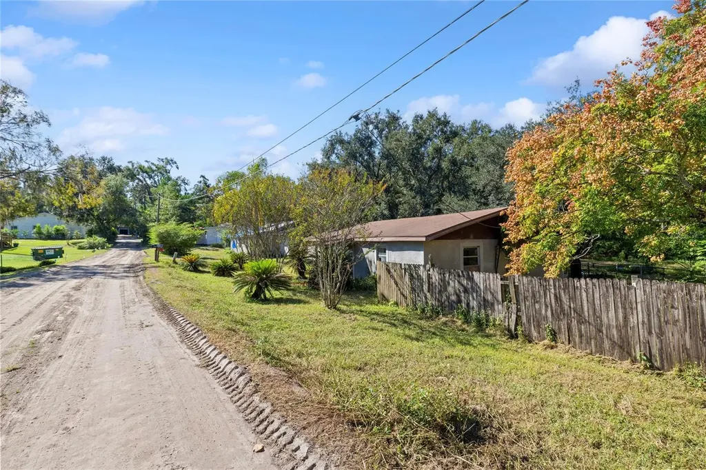 15217 Myrtle Street Dade City FL 33523