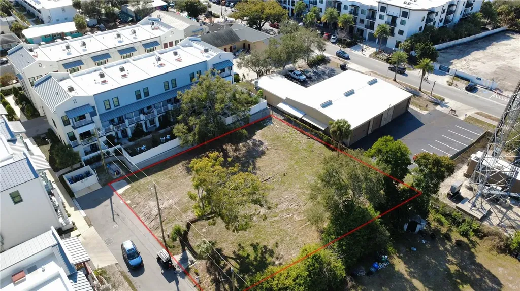 952/958 Howard Avenue Dunedin FL 34698