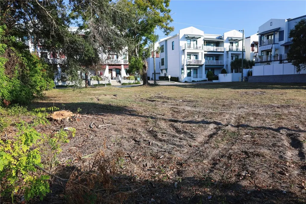 952/958 Howard Avenue Dunedin FL 34698