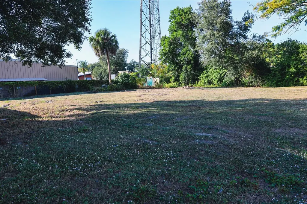 952/958 Howard Avenue Dunedin FL 34698