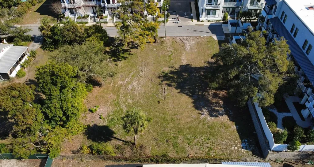 952/958 Howard Avenue Dunedin FL 34698