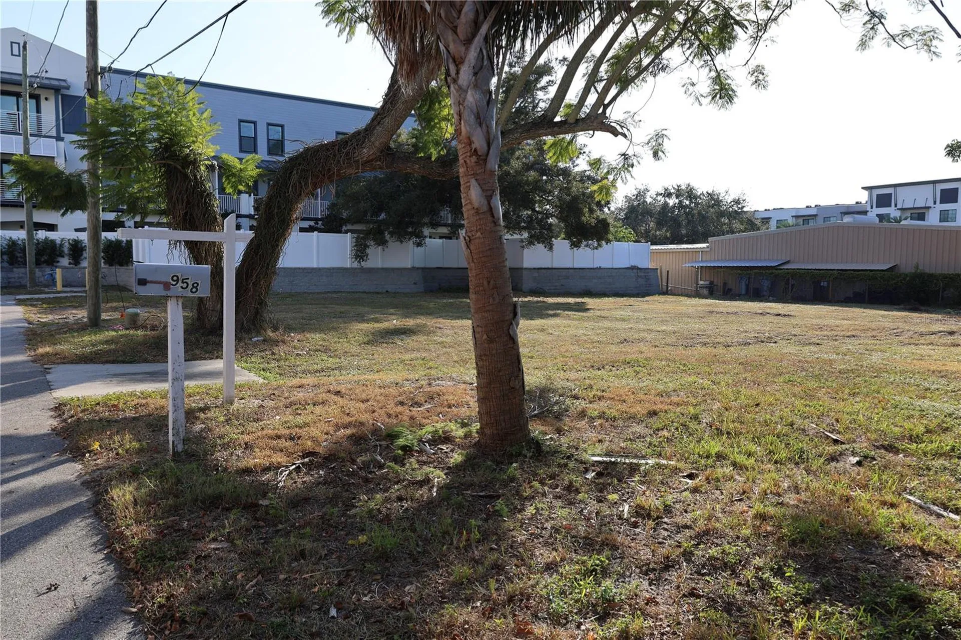 952/958 Howard Avenue Dunedin FL 34698