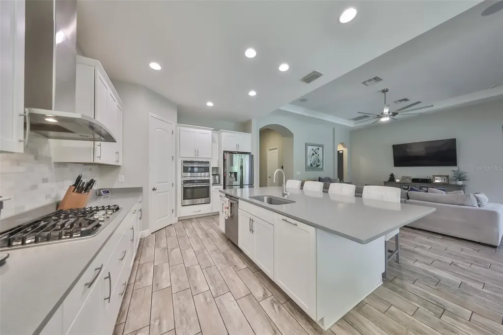 6429 Seasound Drive Apollo Beach FL 33572