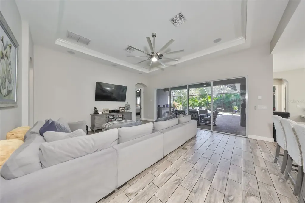 6429 Seasound Drive Apollo Beach FL 33572