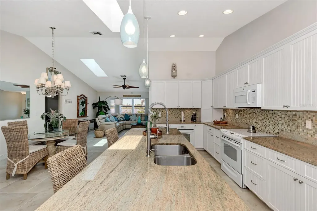 8170 Casa De Meadows Drive Englewood FL 34224