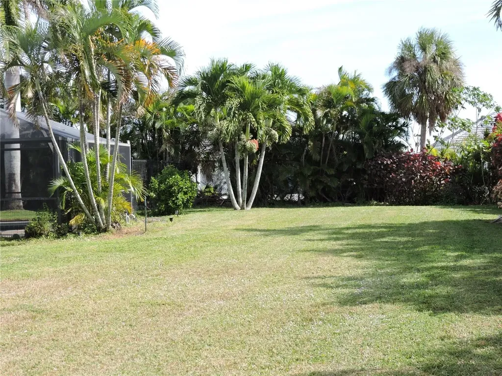 8170 Casa De Meadows Drive Englewood FL 34224