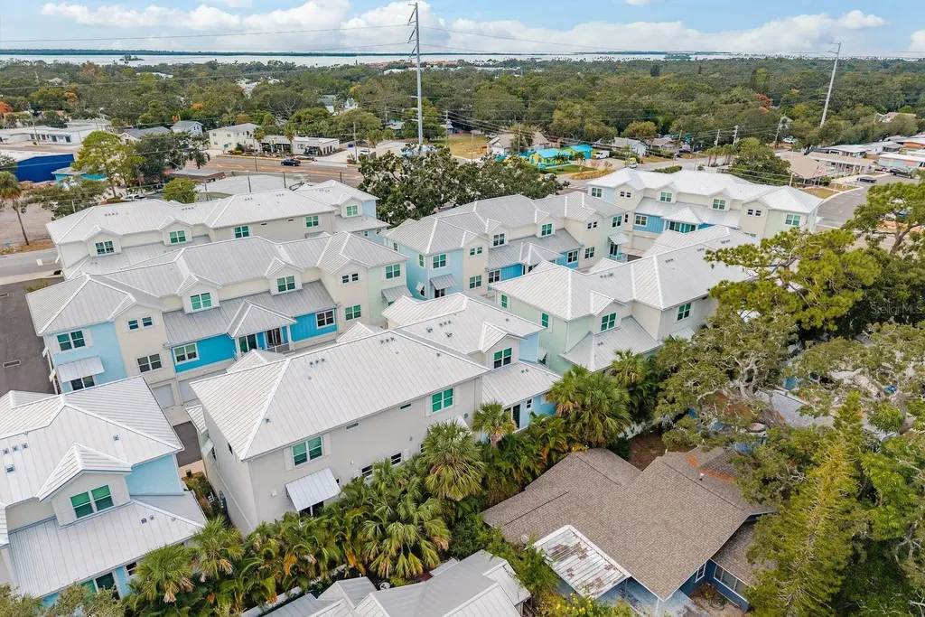 833 Oak Bend Lane Dunedin FL 34698