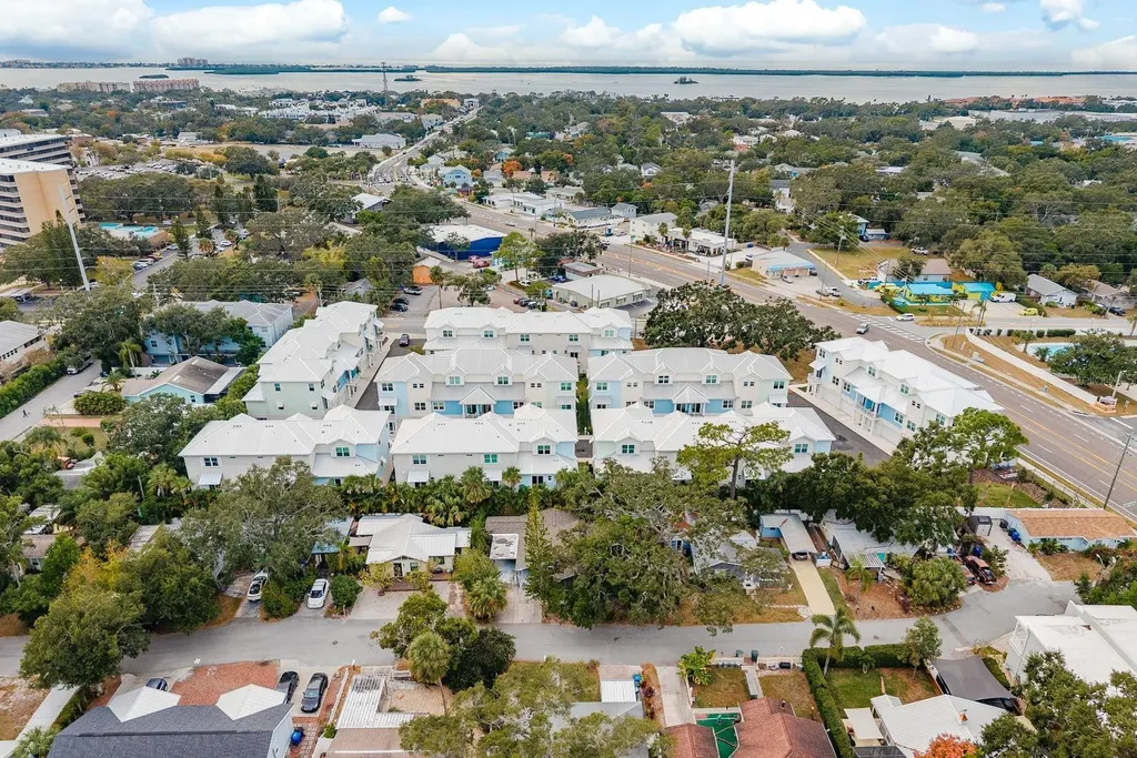 833 Oak Bend Lane Dunedin FL 34698