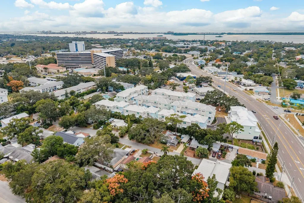 833 Oak Bend Lane Dunedin FL 34698