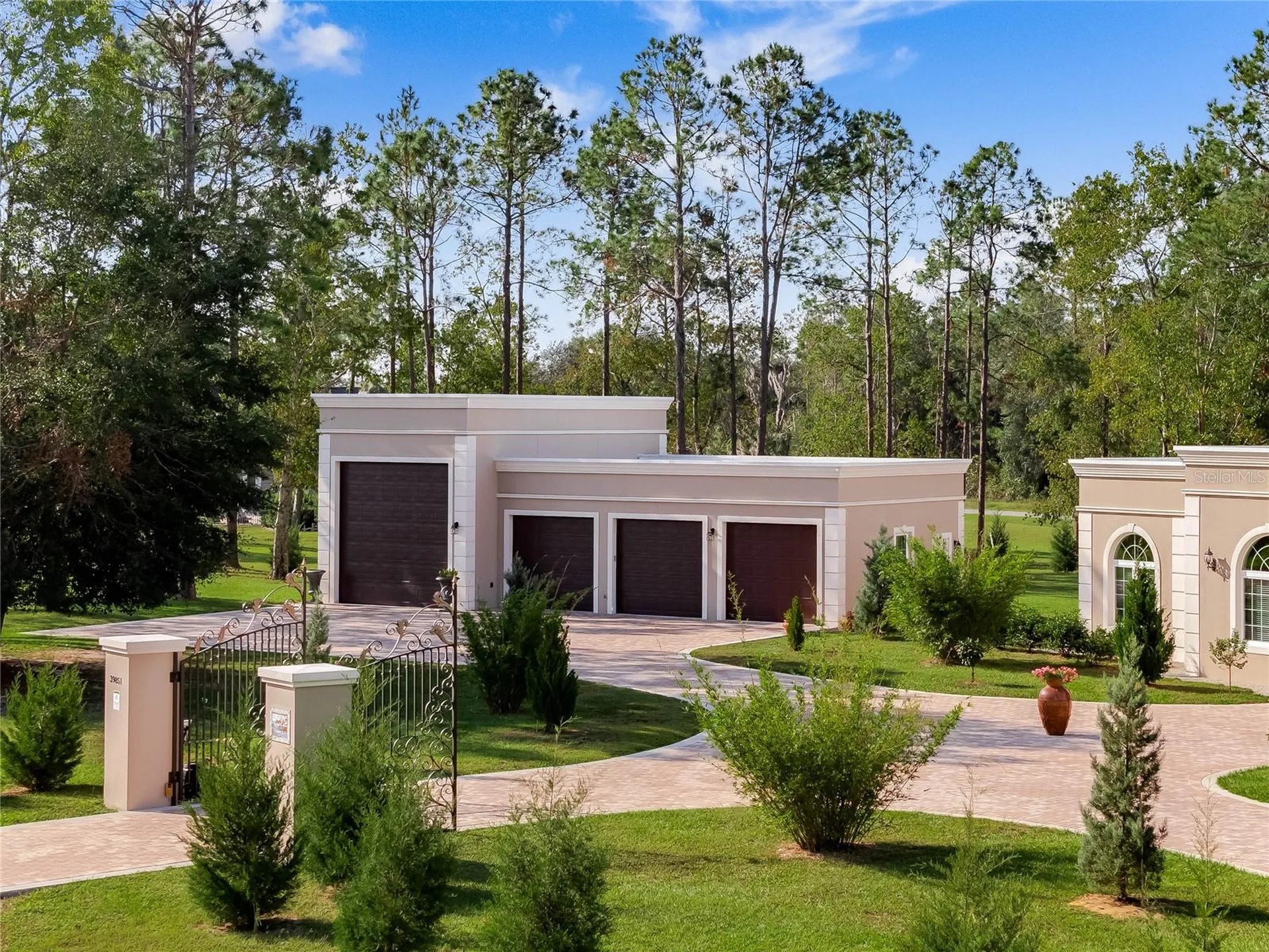 39851 & 39855 Darlington Avenue Lady Lake FL 32159