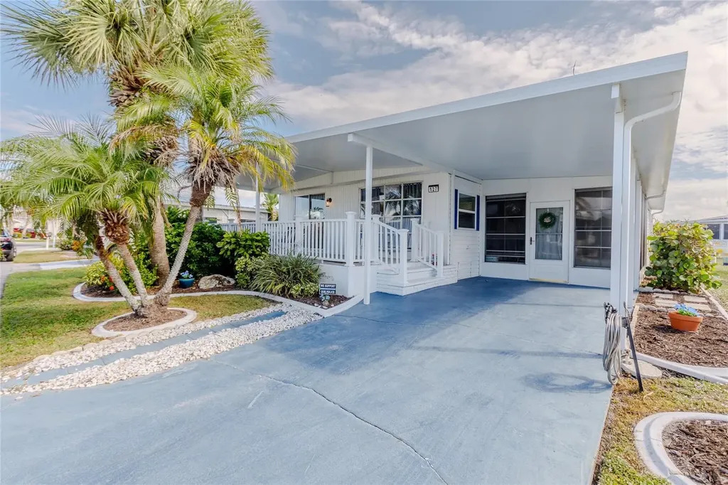 2100 Kings Highway Port Charlotte FL 33980