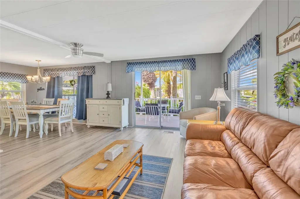2100 Kings Highway Port Charlotte FL 33980