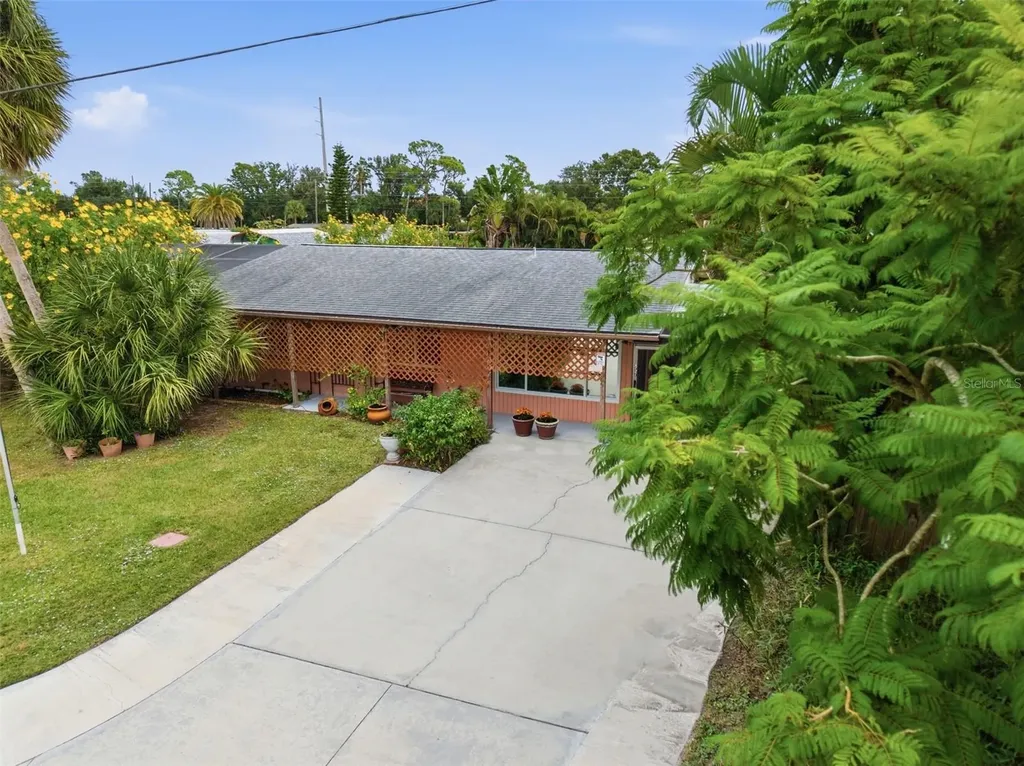 857 Palmetto Street Englewood FL 34223