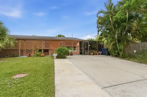 857 Palmetto Street Englewood FL 34223