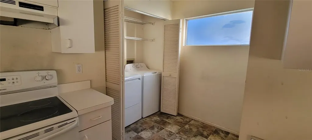 7810 Geneva Lane Sarasota FL 34243