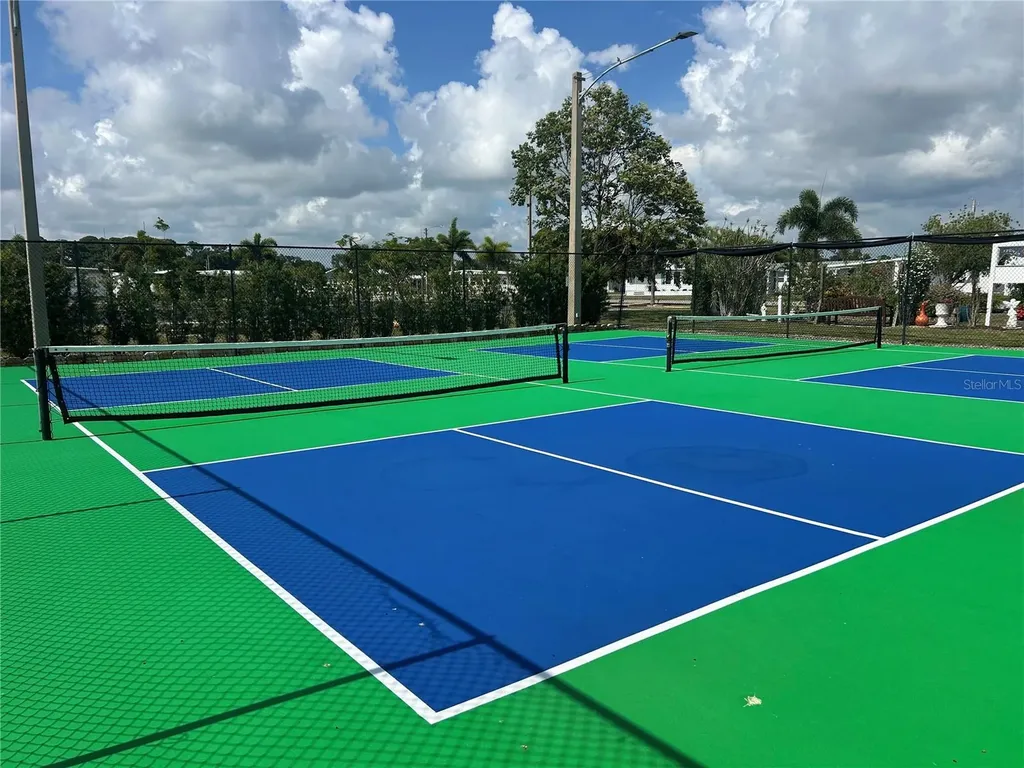 4775 Tri Par Drive Sarasota FL 34234