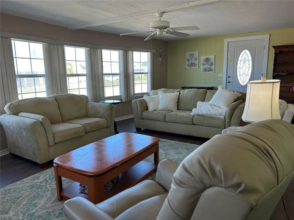 4775 Tri Par Drive Sarasota FL 34234