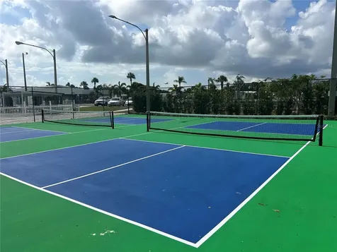 4775 Tri Par Drive Sarasota FL 34234