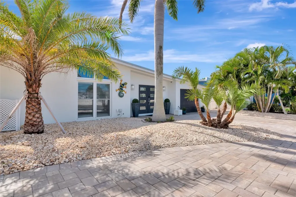 9923 Spoonbill Road E Bradenton FL 34209