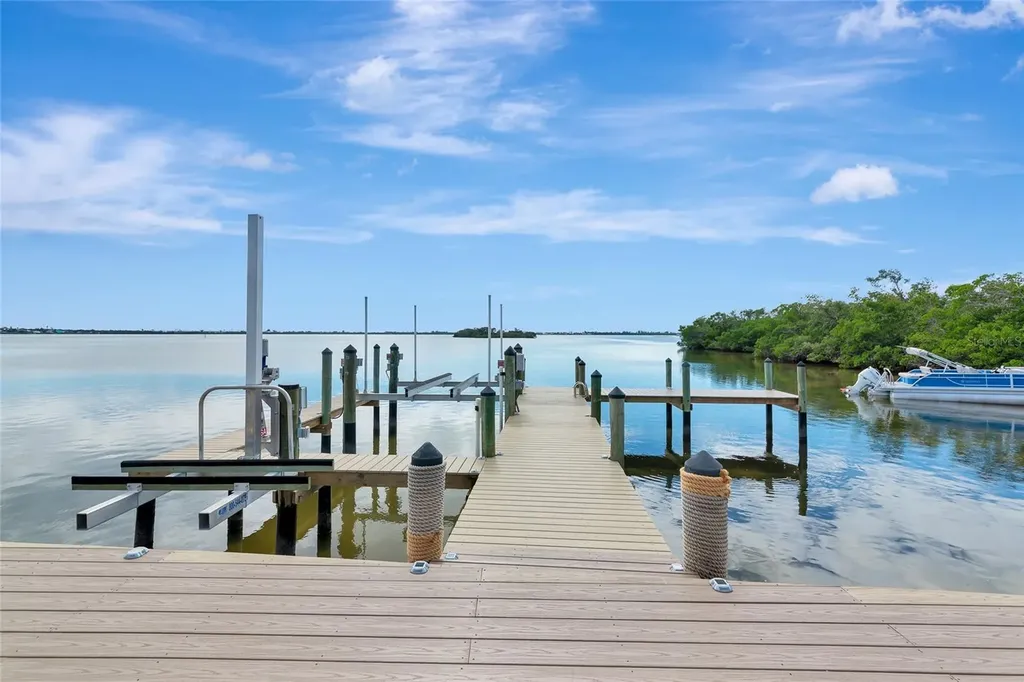 9923 Spoonbill Road E Bradenton FL 34209