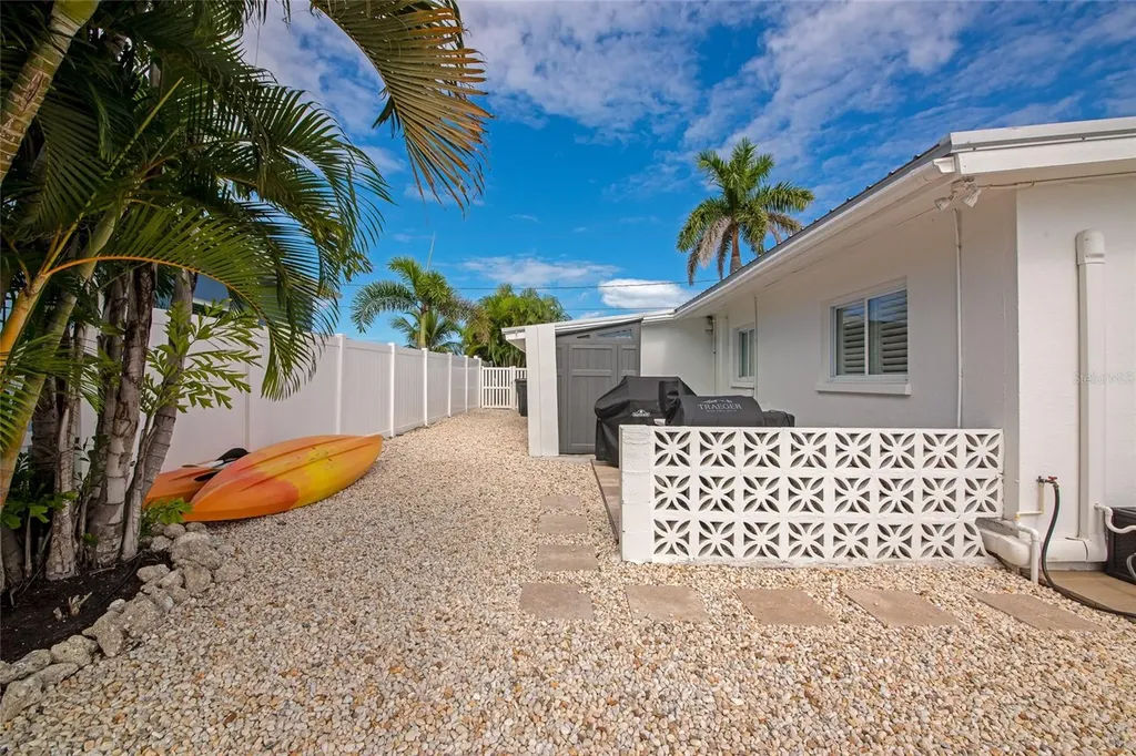 9923 Spoonbill Road E Bradenton FL 34209
