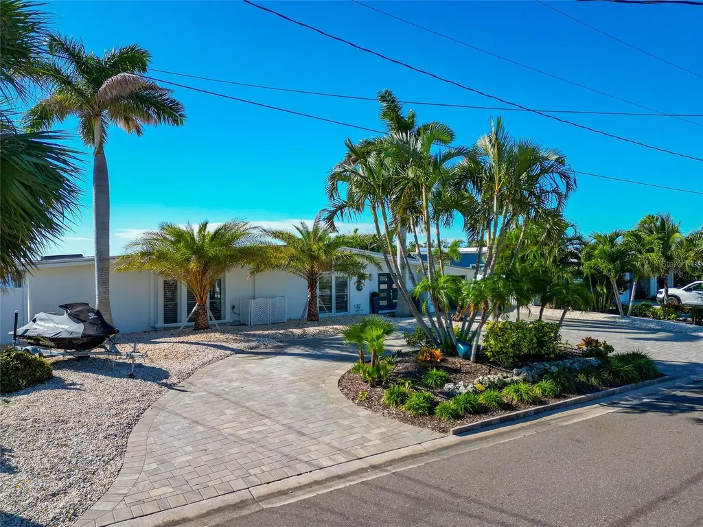 9923 Spoonbill Road E Bradenton FL 34209