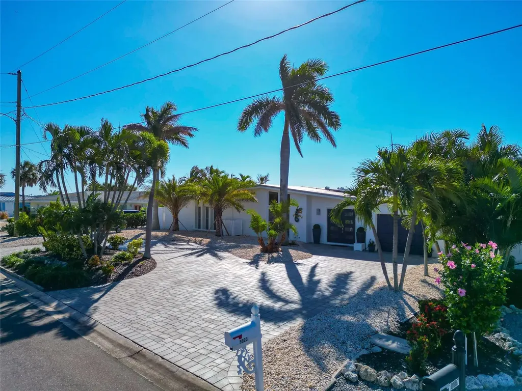 9923 Spoonbill Road E Bradenton FL 34209