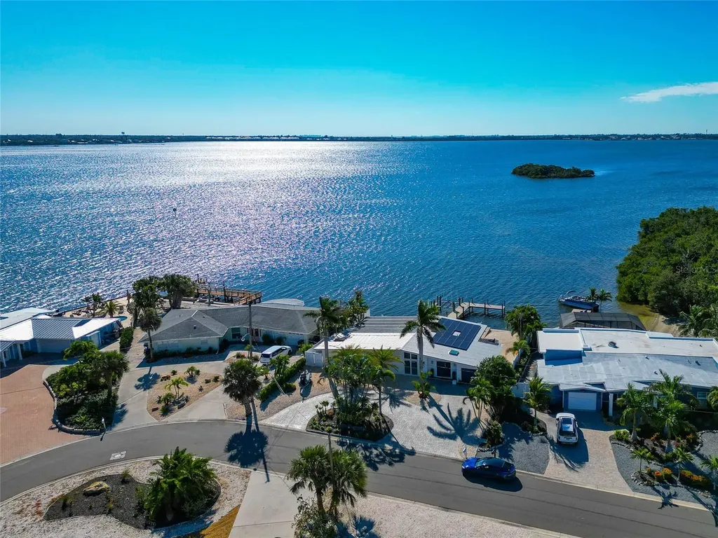 9923 Spoonbill Road E Bradenton FL 34209