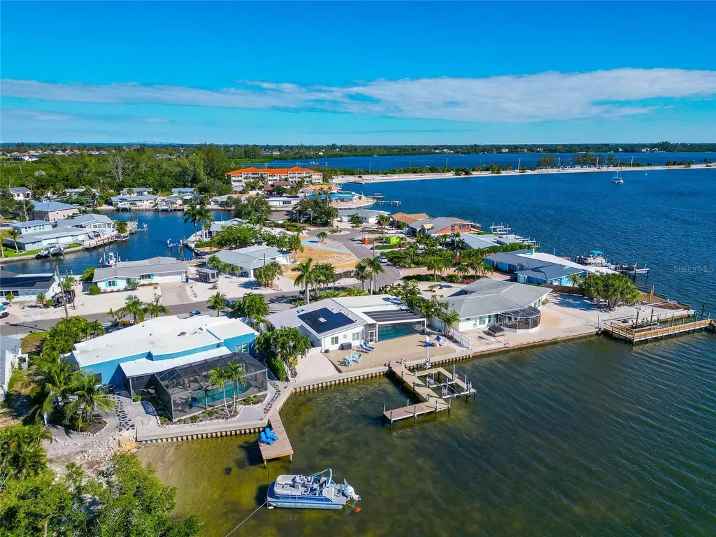 9923 Spoonbill Road E Bradenton FL 34209