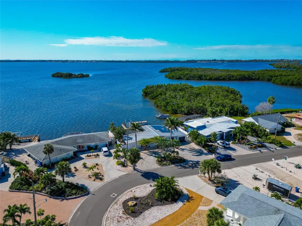 9923 Spoonbill Road E Bradenton FL 34209