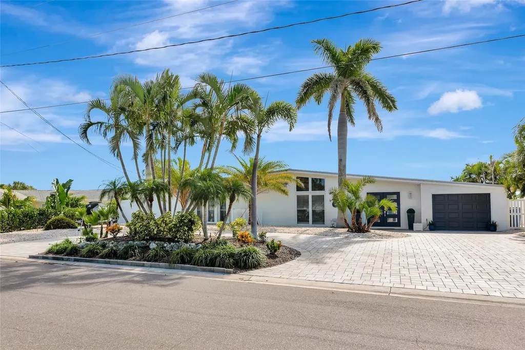 9923 Spoonbill Road E Bradenton FL 34209