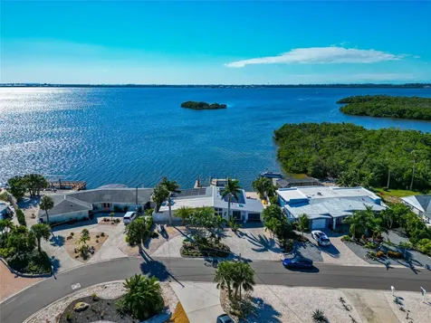 9923 Spoonbill Road E Bradenton FL 34209