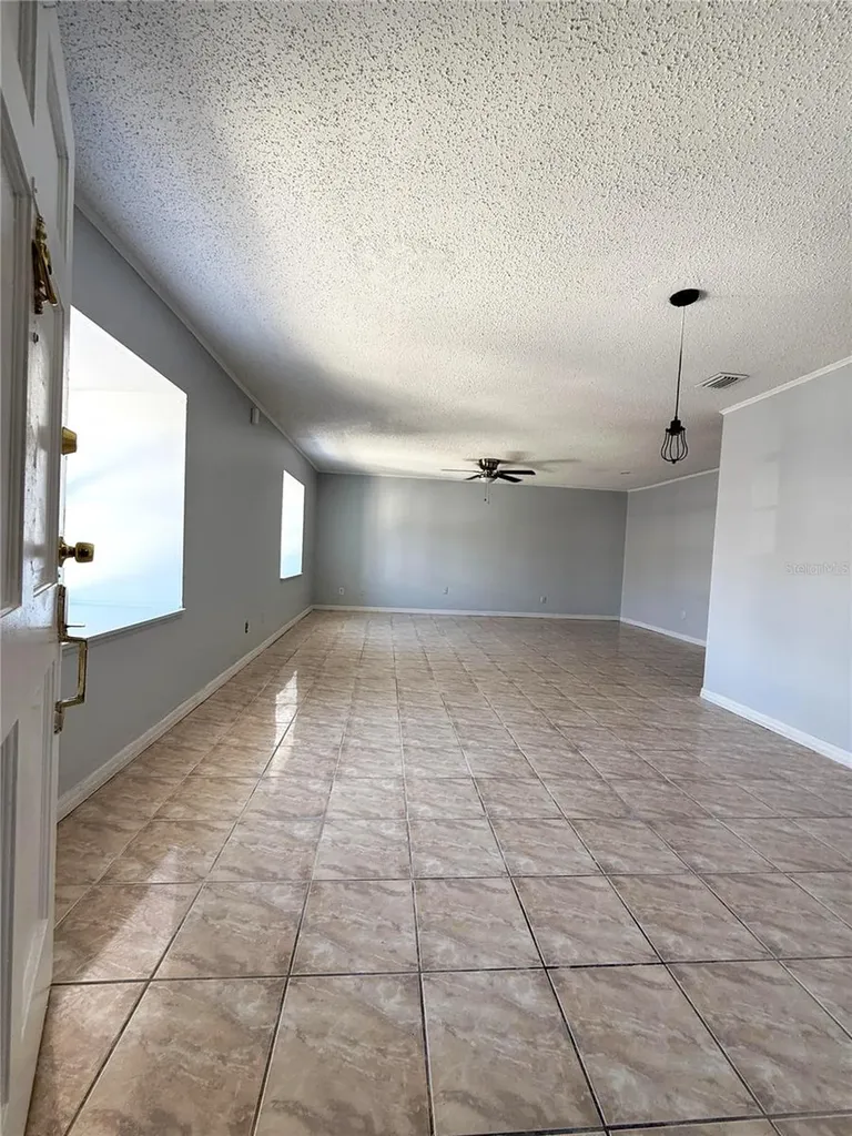 9002 Tudor Drive Tampa FL 33615