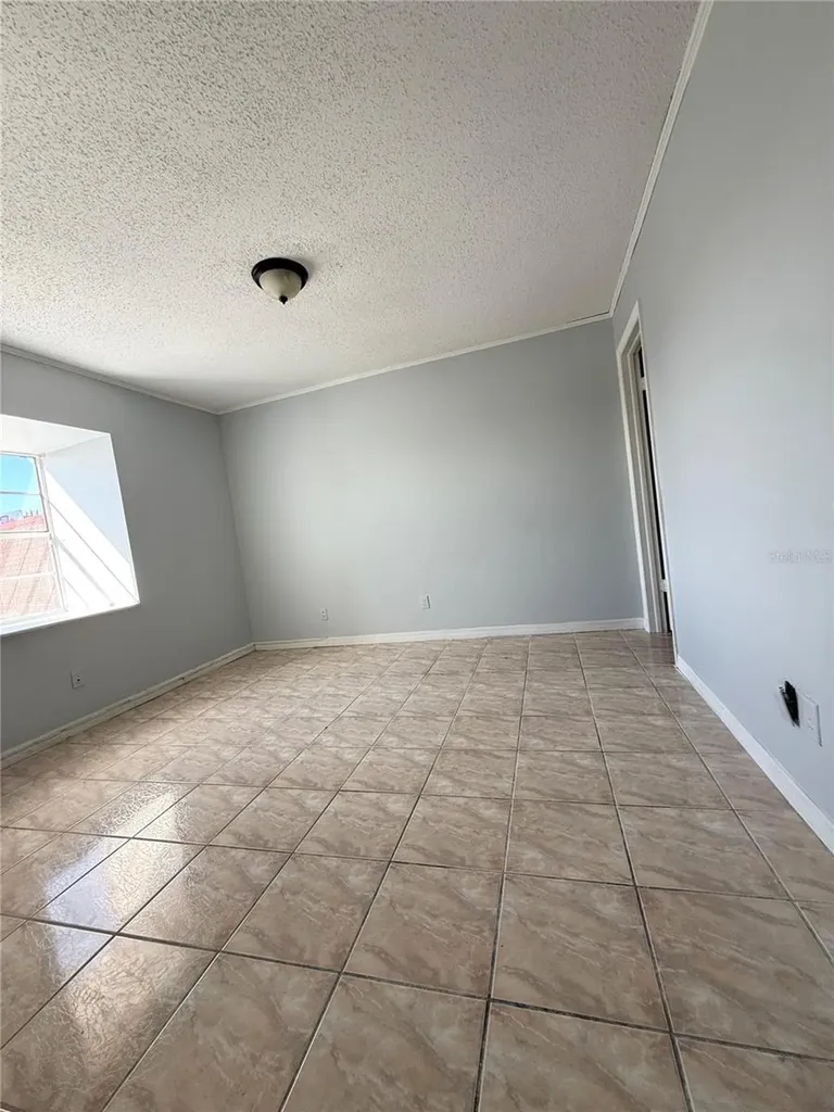 9002 Tudor Drive Tampa FL 33615