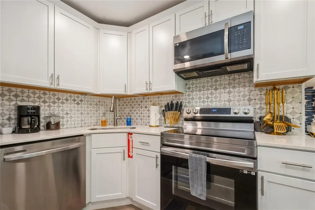 6225 76th Avenue N Pinellas Park FL 33781
