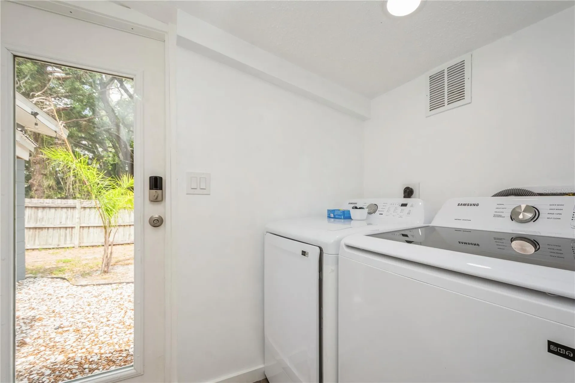 6225 76th Avenue N Pinellas Park FL 33781