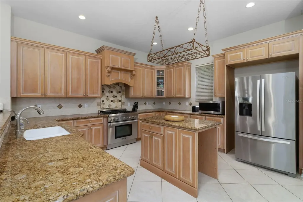 216 Eastpark Drive Kissimmee FL 34747