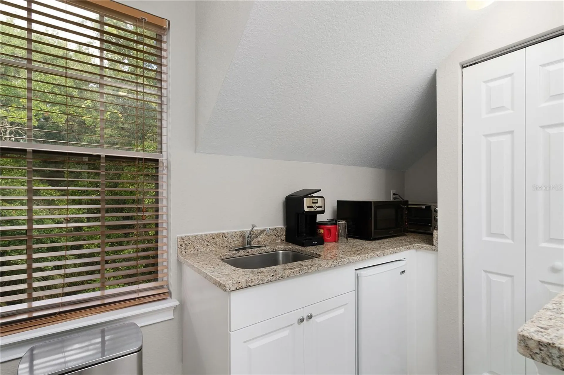 216 Eastpark Drive Kissimmee FL 34747